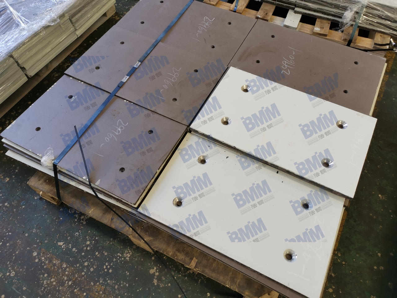 bmm deliver wear resistant lining plate 3